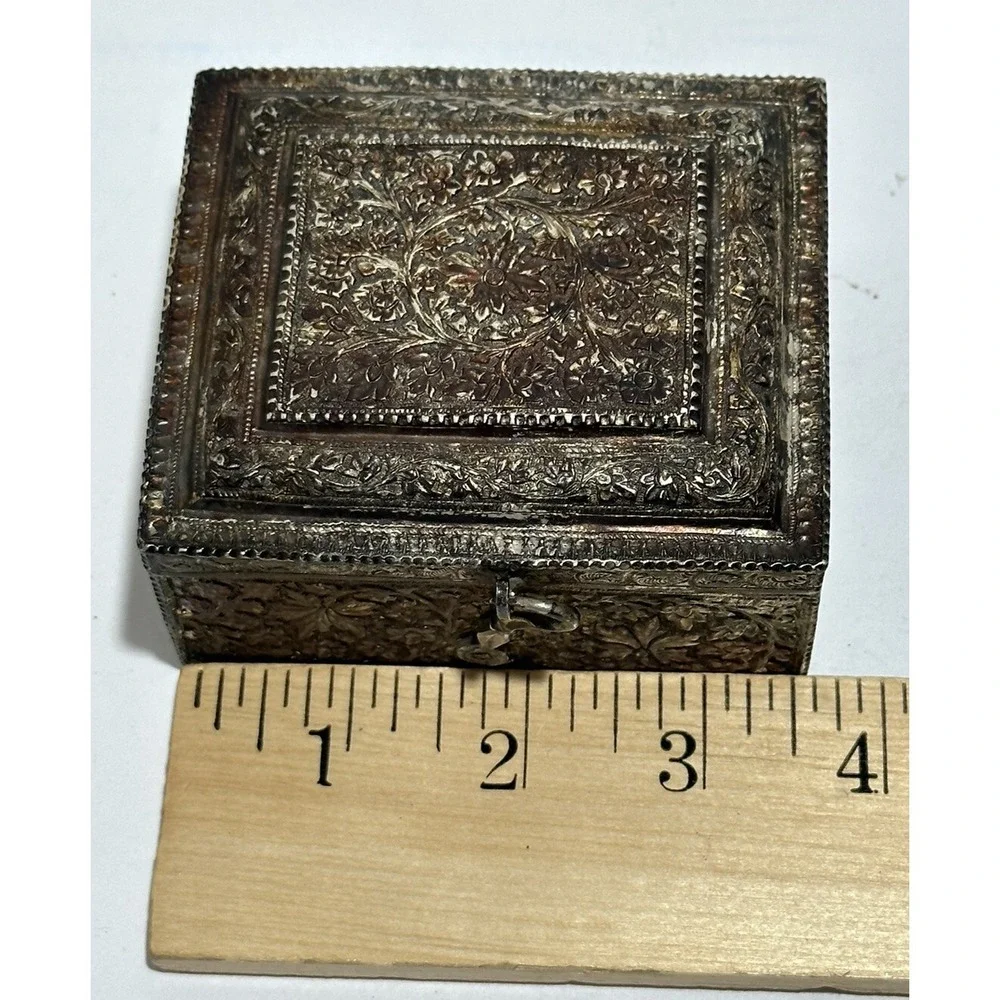Vintagemetal Trinket Jewelry Make Up Box 3